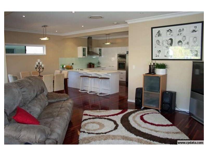 15 Ward Street, Indooroopilly QLD 4068