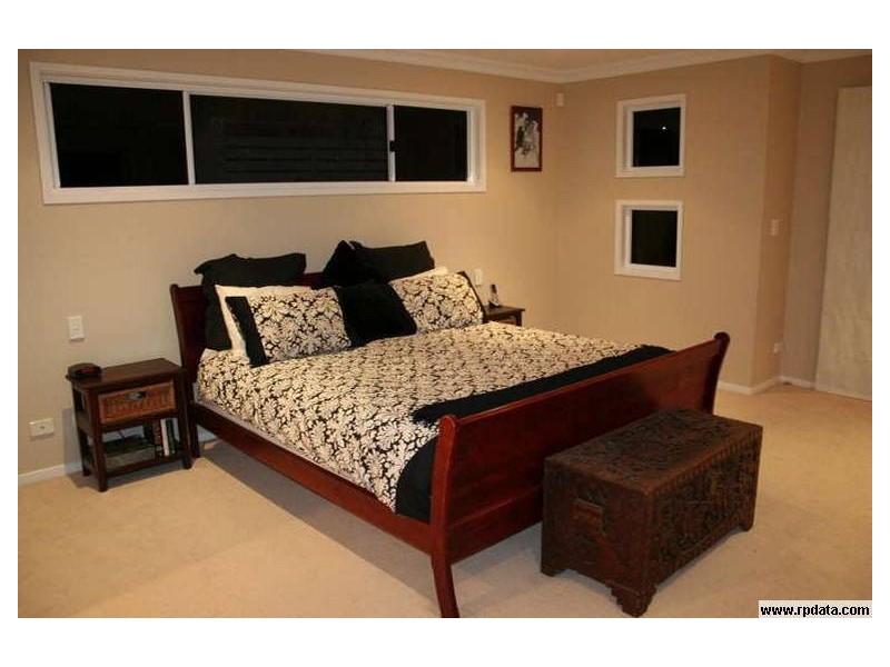 15 Ward Street, Indooroopilly QLD 4068