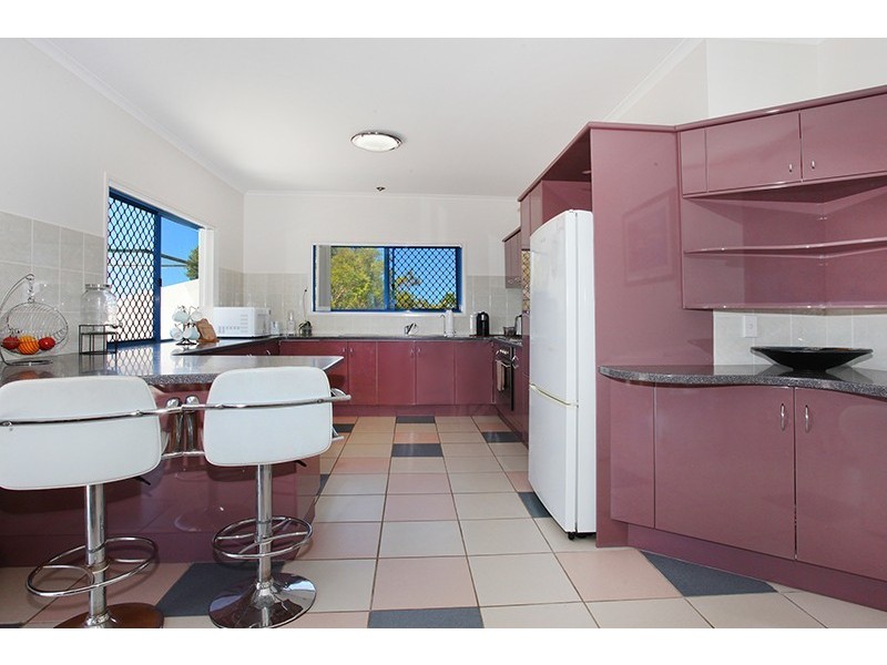 2/66 Jessica Blvd, Minyama QLD 4575