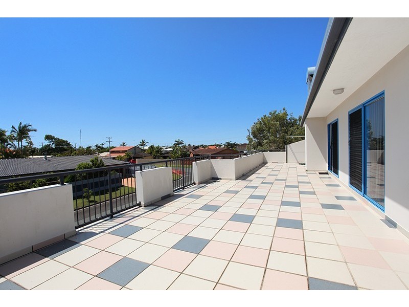 2/66 Jessica Blvd, Minyama QLD 4575