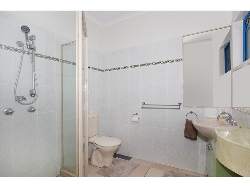 2/66 Jessica Blvd, Minyama QLD 4575