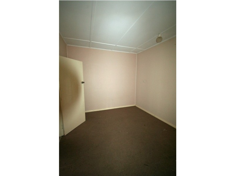 2/81 Coronation Ave, Nambour QLD 4560