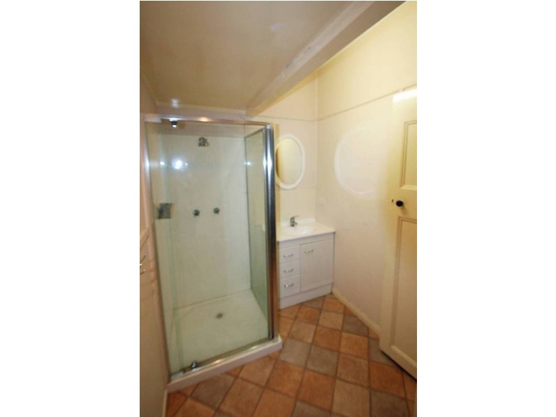 2/81 Coronation Ave, Nambour QLD 4560