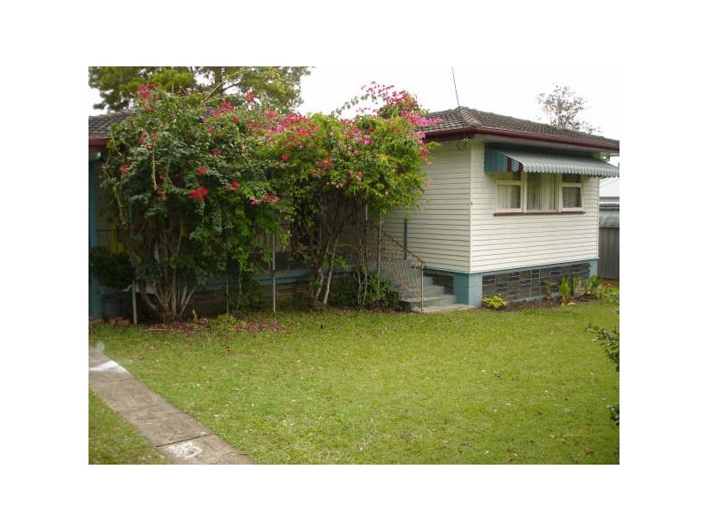 9 Hillcrest Avenue, Nambour QLD 4560