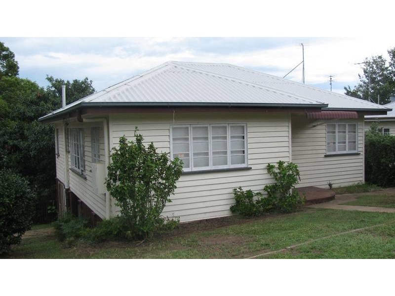 17 Washington St, Nambour QLD 4560