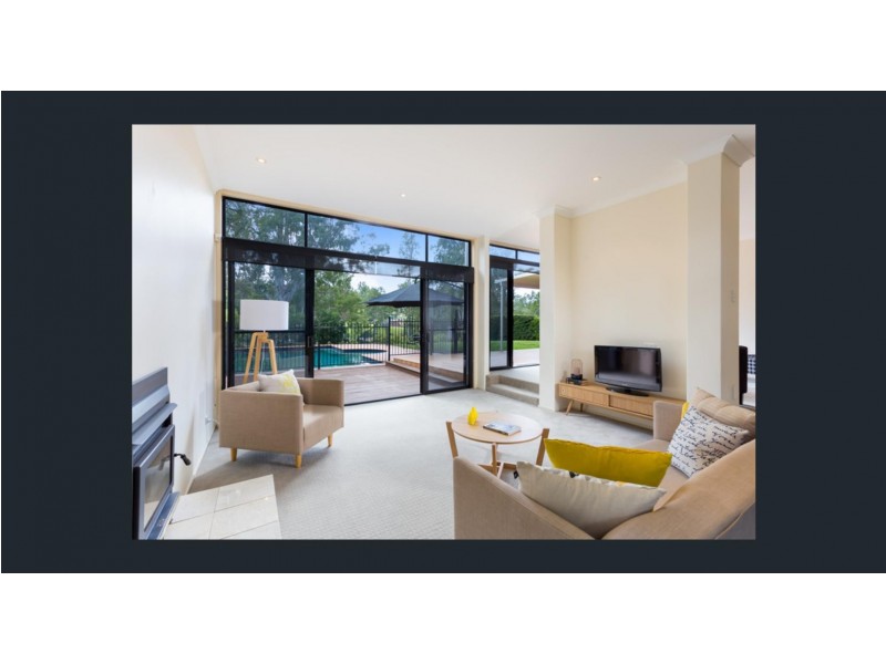 7 Samuel Place, Sinnamon Park QLD 4073