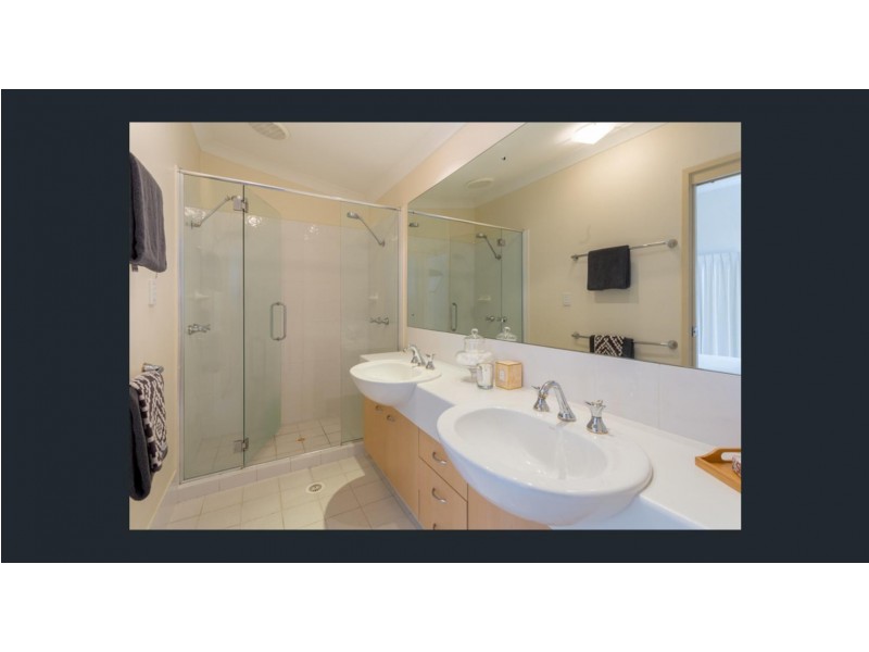 7 Samuel Place, Sinnamon Park QLD 4073