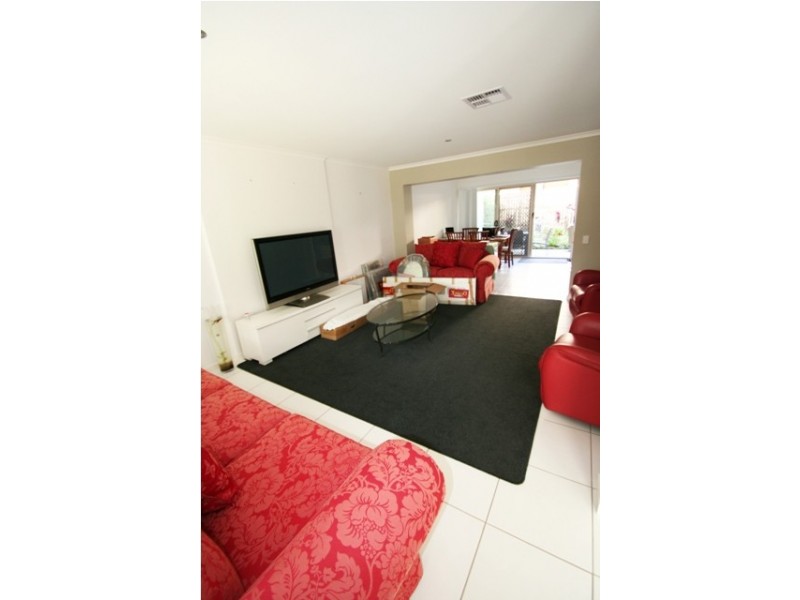2/5 Bottle Brush Rd, Bli Bli QLD 4560
