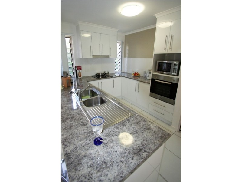 2/5 Bottle Brush Rd, Bli Bli QLD 4560