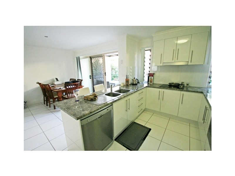 2/5 Bottle Brush Rd, Bli Bli QLD 4560