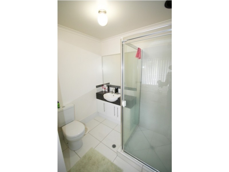 2/5 Bottle Brush Rd, Bli Bli QLD 4560