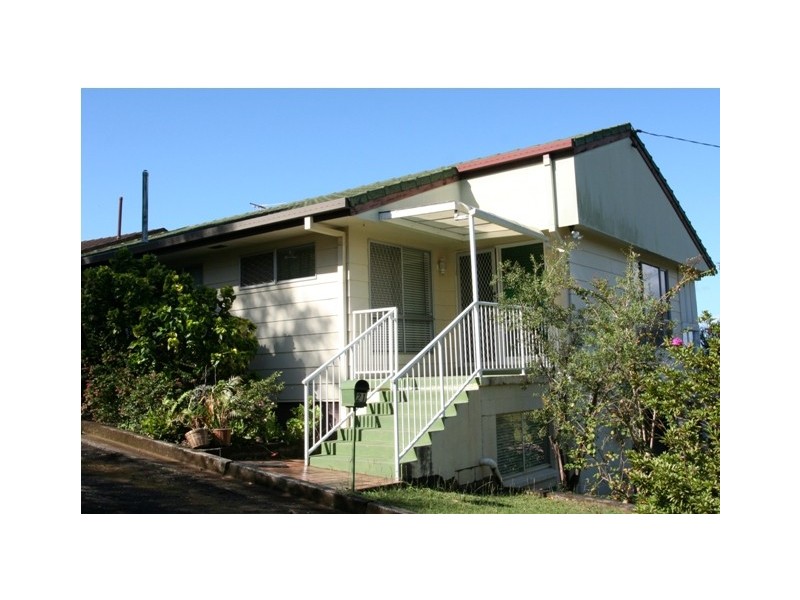 21 Raylee Ave, Nambour QLD 4560