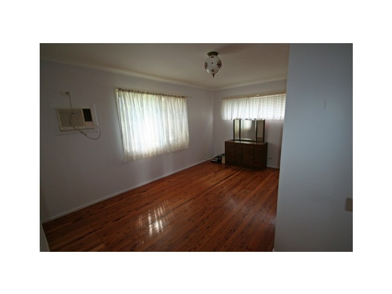 21 Raylee Ave, Nambour QLD 4560