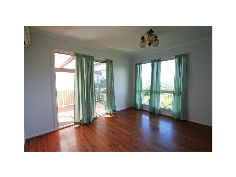 21 Raylee Ave, Nambour QLD 4560