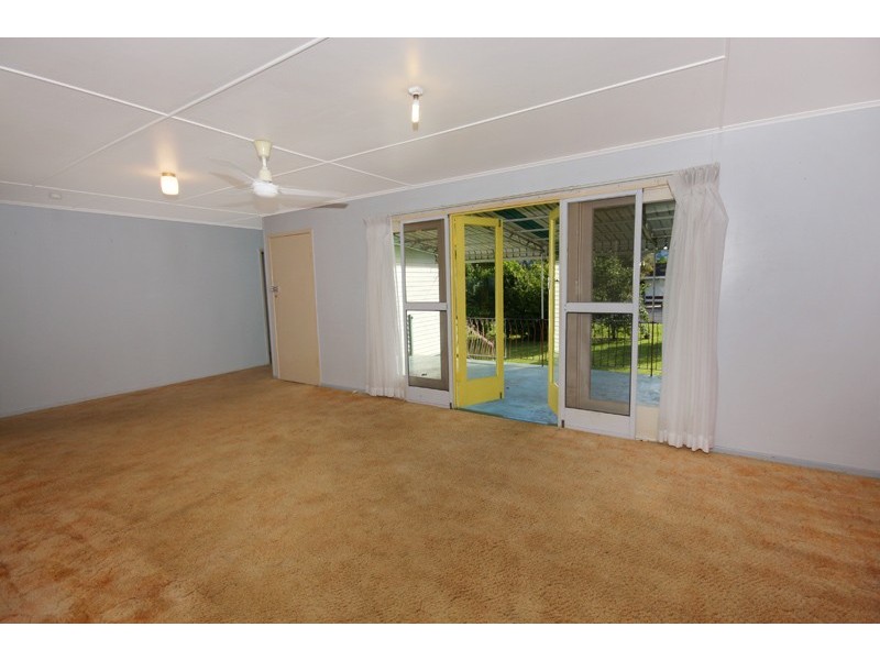9 Hillcrest Ave, Nambour QLD 4560