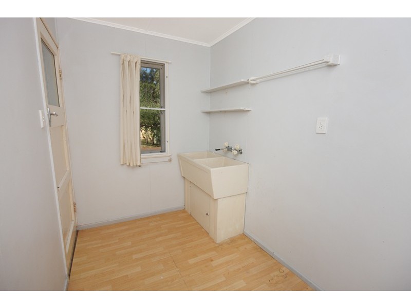 9 Hillcrest Ave, Nambour QLD 4560