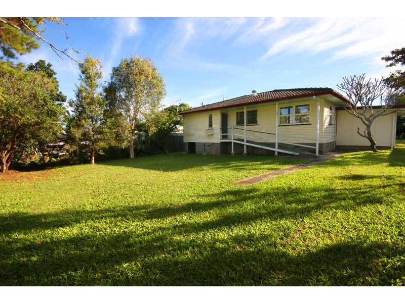 9 Hillcrest Ave, Nambour QLD 4560