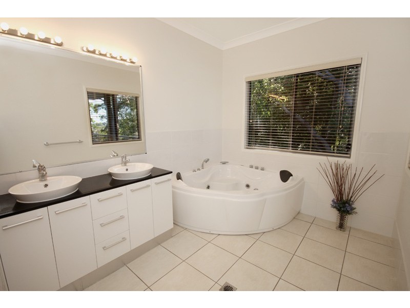 7 Shelly Court, Nambour QLD 4560