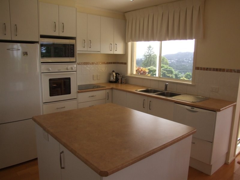 2 Nora Court, Nambour QLD 4560