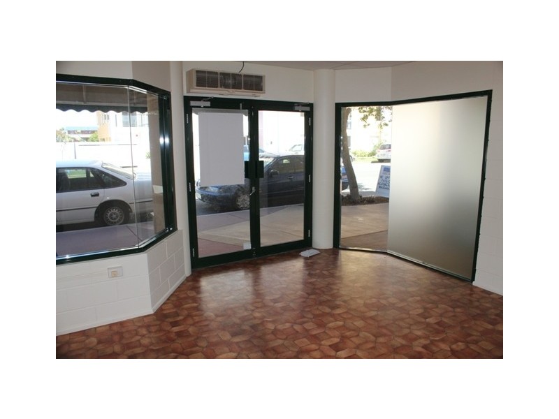 1/56 Landsborough Pde, Golden Beach QLD 4551