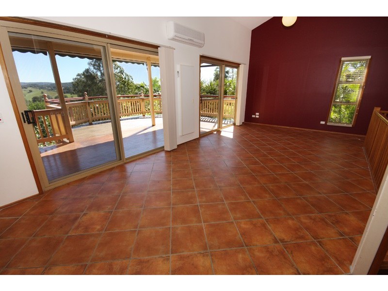 11 Canmaroo Ave, Nambour QLD 4560