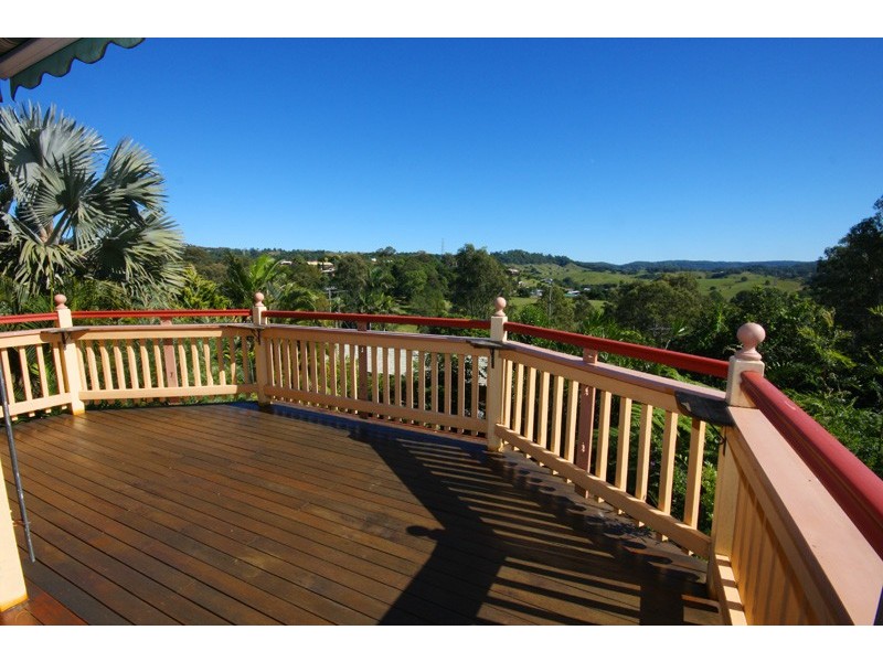 11 Canmaroo Ave, Nambour QLD 4560