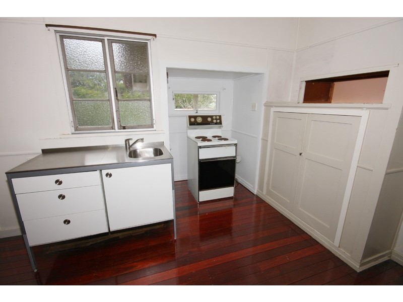 4 Oxleigh Cres, Nambour QLD 4560