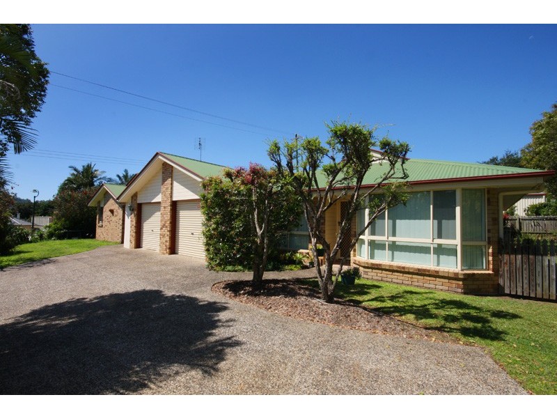 2/24 Glenbrook Drive, Nambour QLD 4560