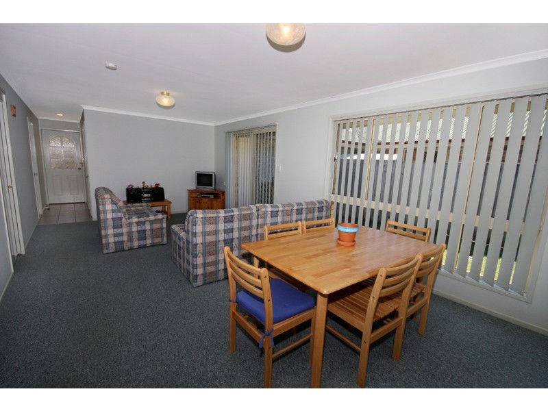 2/24 Glenbrook Drive, Nambour QLD 4560