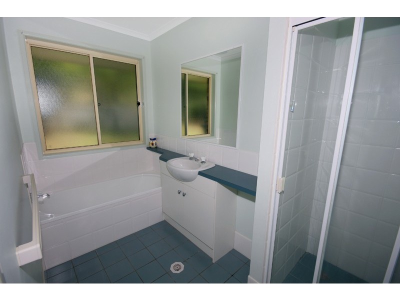 2/24 Glenbrook Drive, Nambour QLD 4560