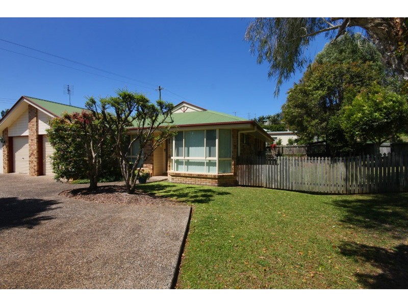 2/24 Glenbrook Drive, Nambour QLD 4560
