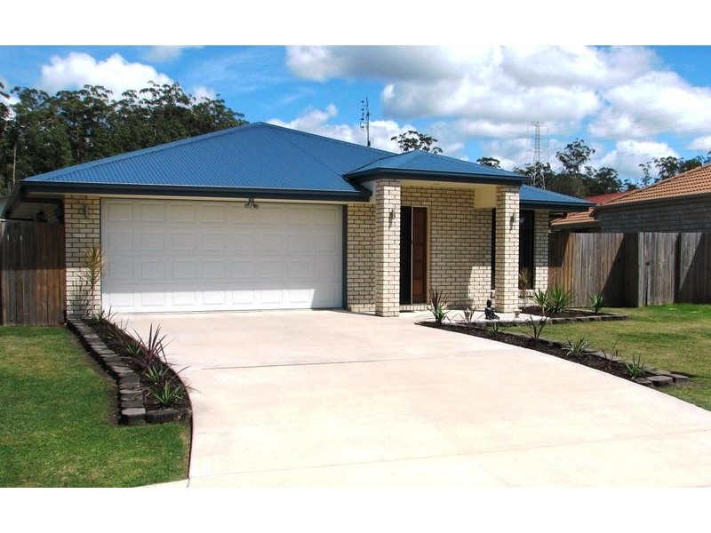 8 Pollys Place, Nambour QLD 4560