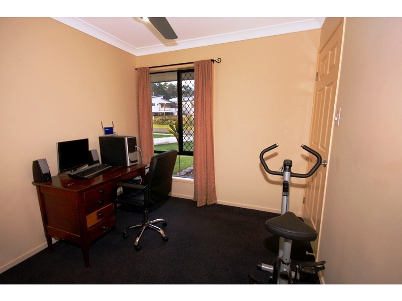 8 Pollys Place, Nambour QLD 4560