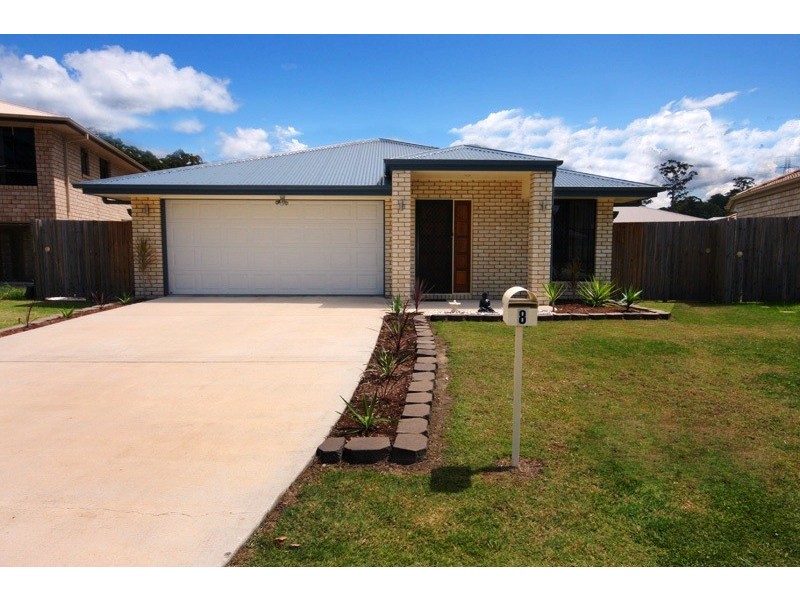 8 Pollys Place, Nambour QLD 4560