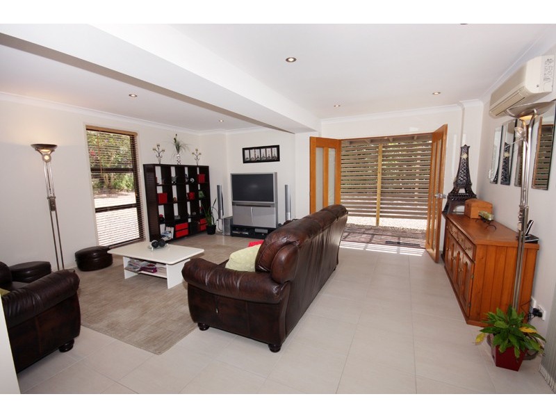 20 Sapphire Drive, Nambour QLD 4560