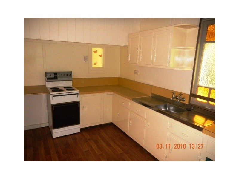 2/11 William Street, Nambour QLD 4560