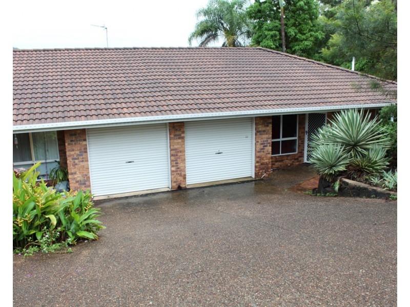 2/5 Glenbrook Drive, Nambour QLD 4560
