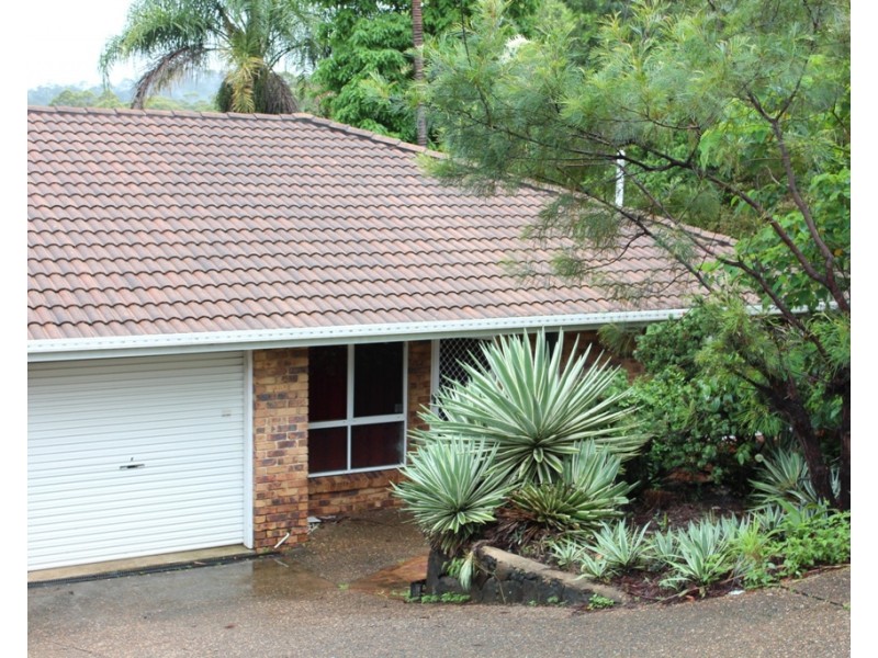 2/5 Glenbrook Drive, Nambour QLD 4560