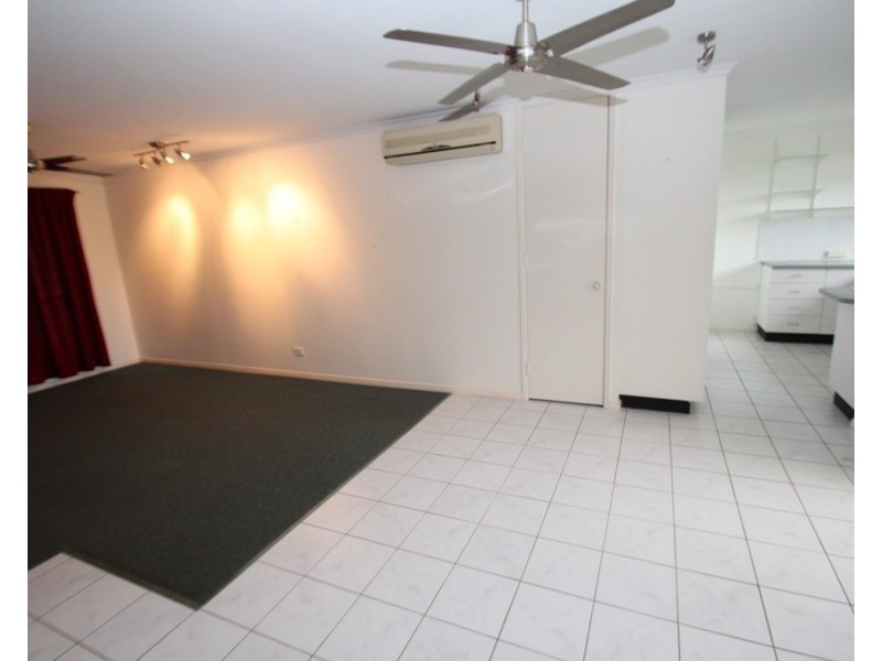 2/5 Glenbrook Drive, Nambour QLD 4560