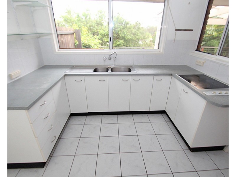 2/5 Glenbrook Drive, Nambour QLD 4560