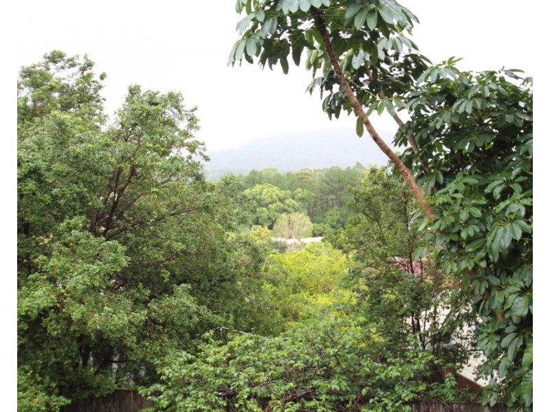 2/5 Glenbrook Drive, Nambour QLD 4560