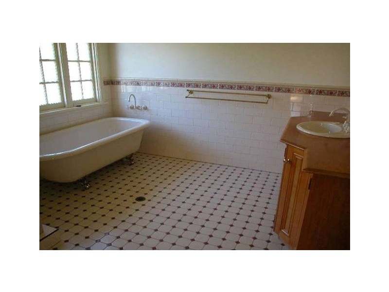 8 Kaalba Court, Kiels Mountain QLD 4559