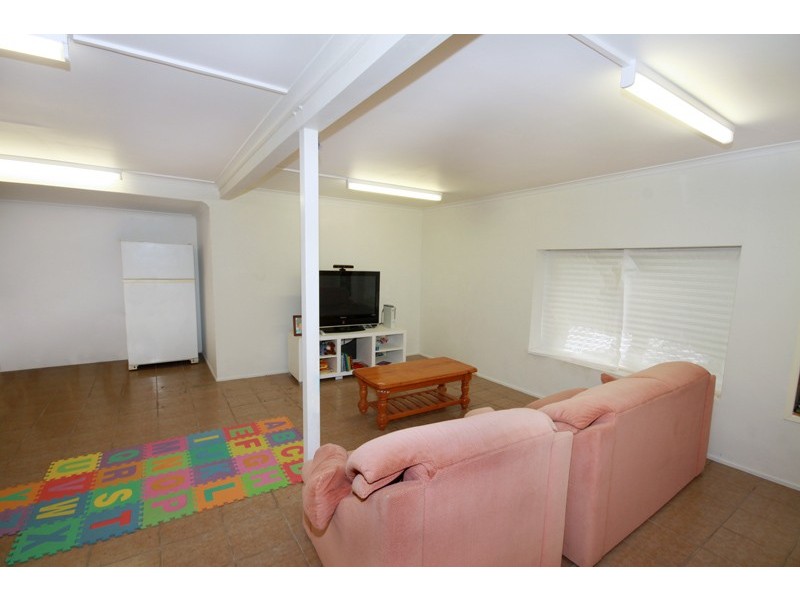 2/21 Park rd, Nambour QLD 4560