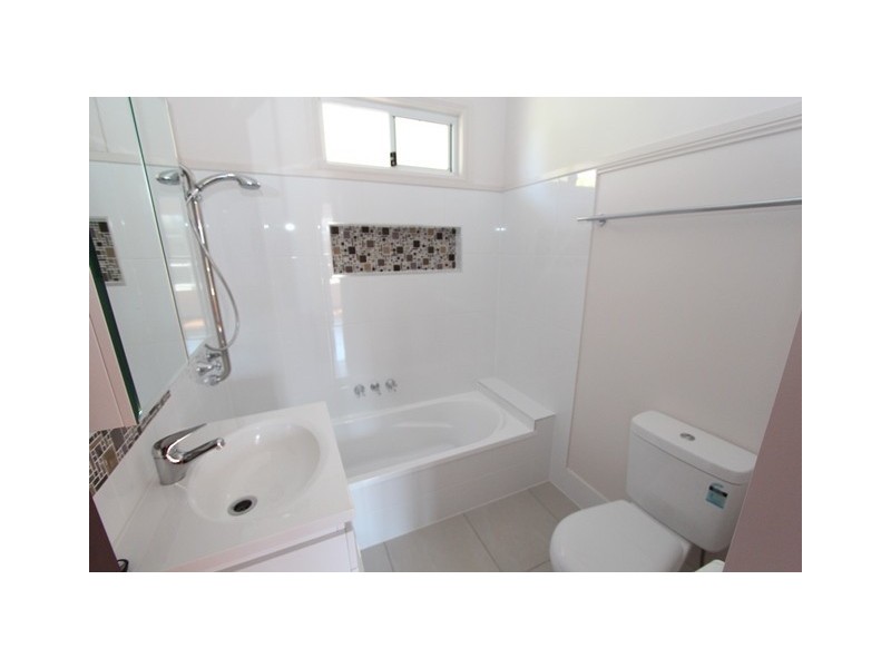 77 Blackall Tce, Nambour QLD 4560