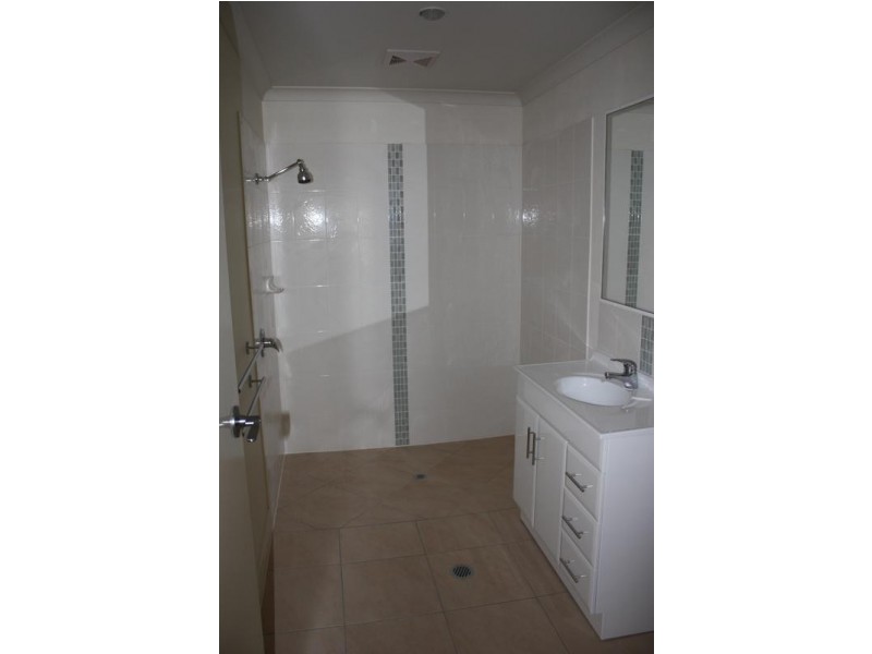 1/21 Hospital Road, Nambour QLD 4560