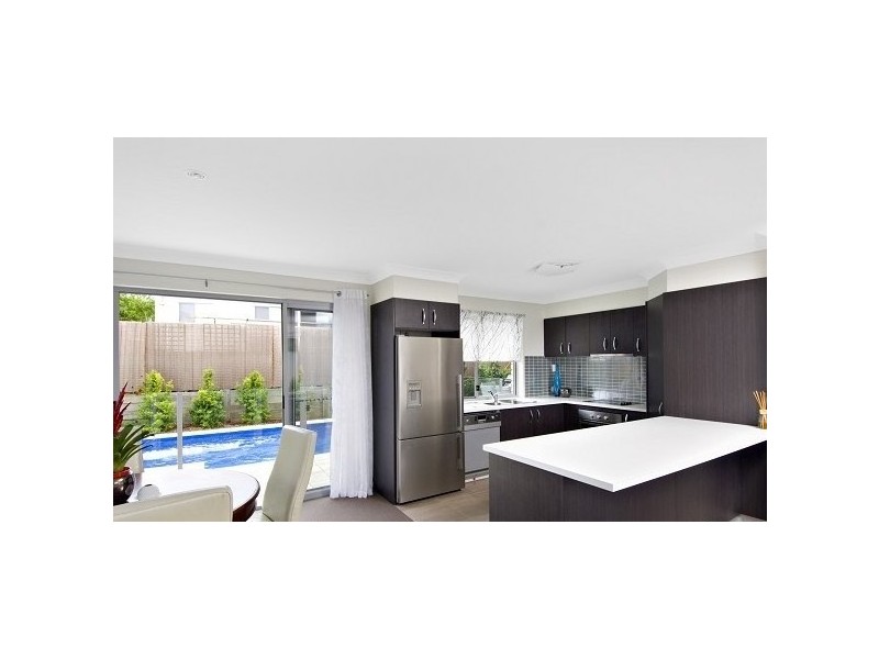 2/16 Bright Court, Burnside QLD 4560