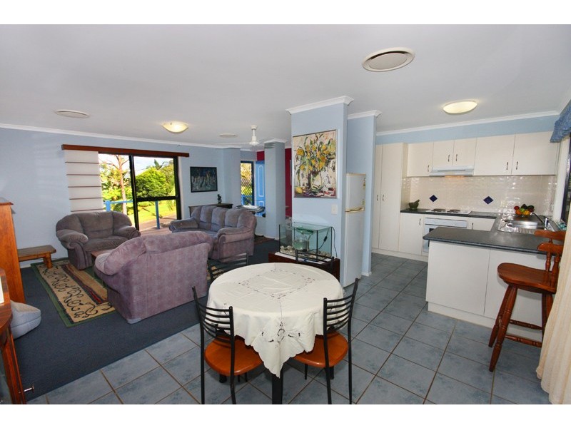 17 Pease Blossom St, Nambour QLD 4560