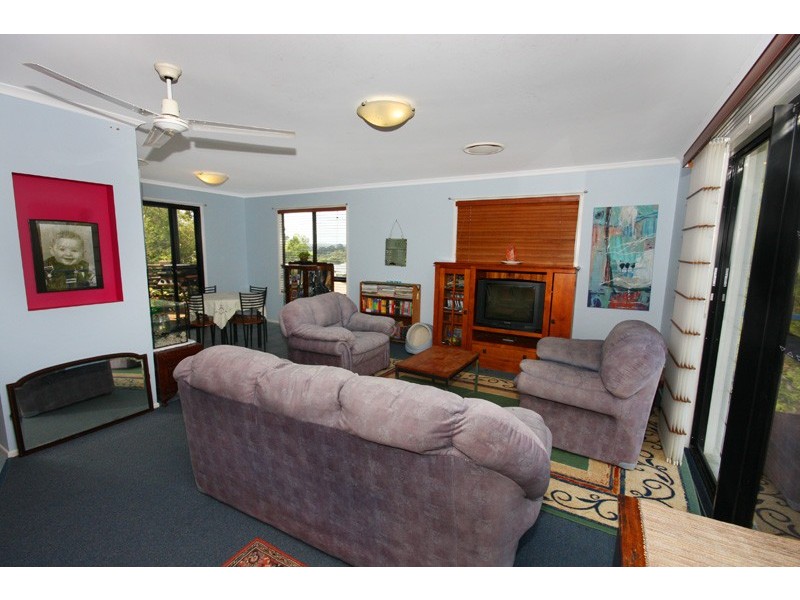 17 Pease Blossom St, Nambour QLD 4560