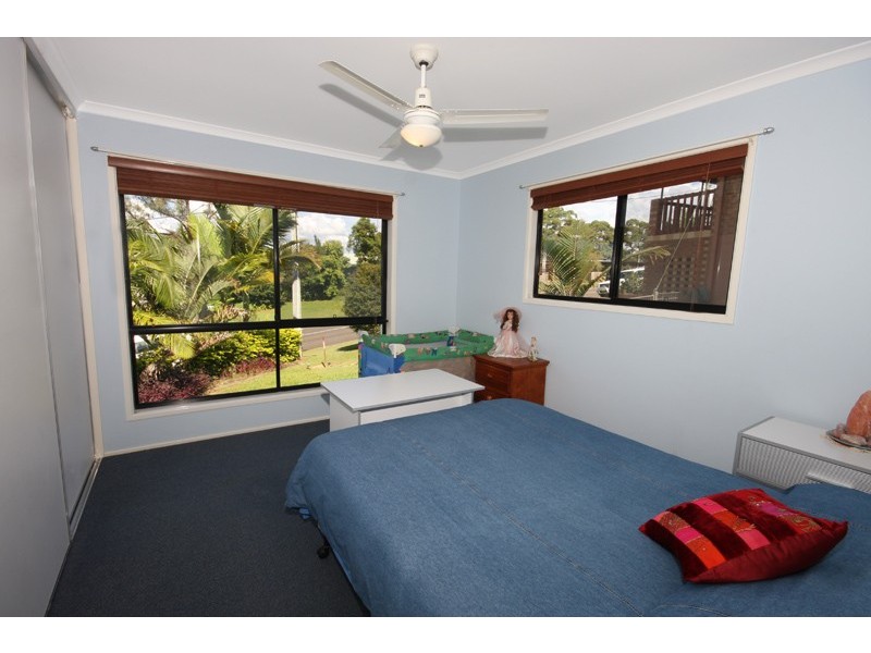 17 Pease Blossom St, Nambour QLD 4560