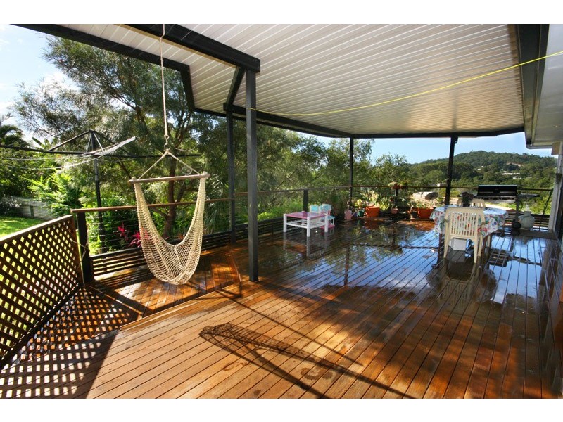 17 Pease Blossom St, Nambour QLD 4560